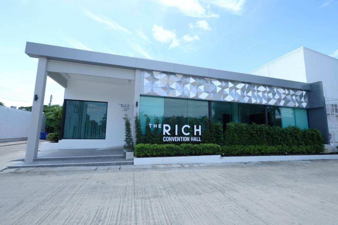 The Rich Hotel Nakhon Ratchasima Exterior photo